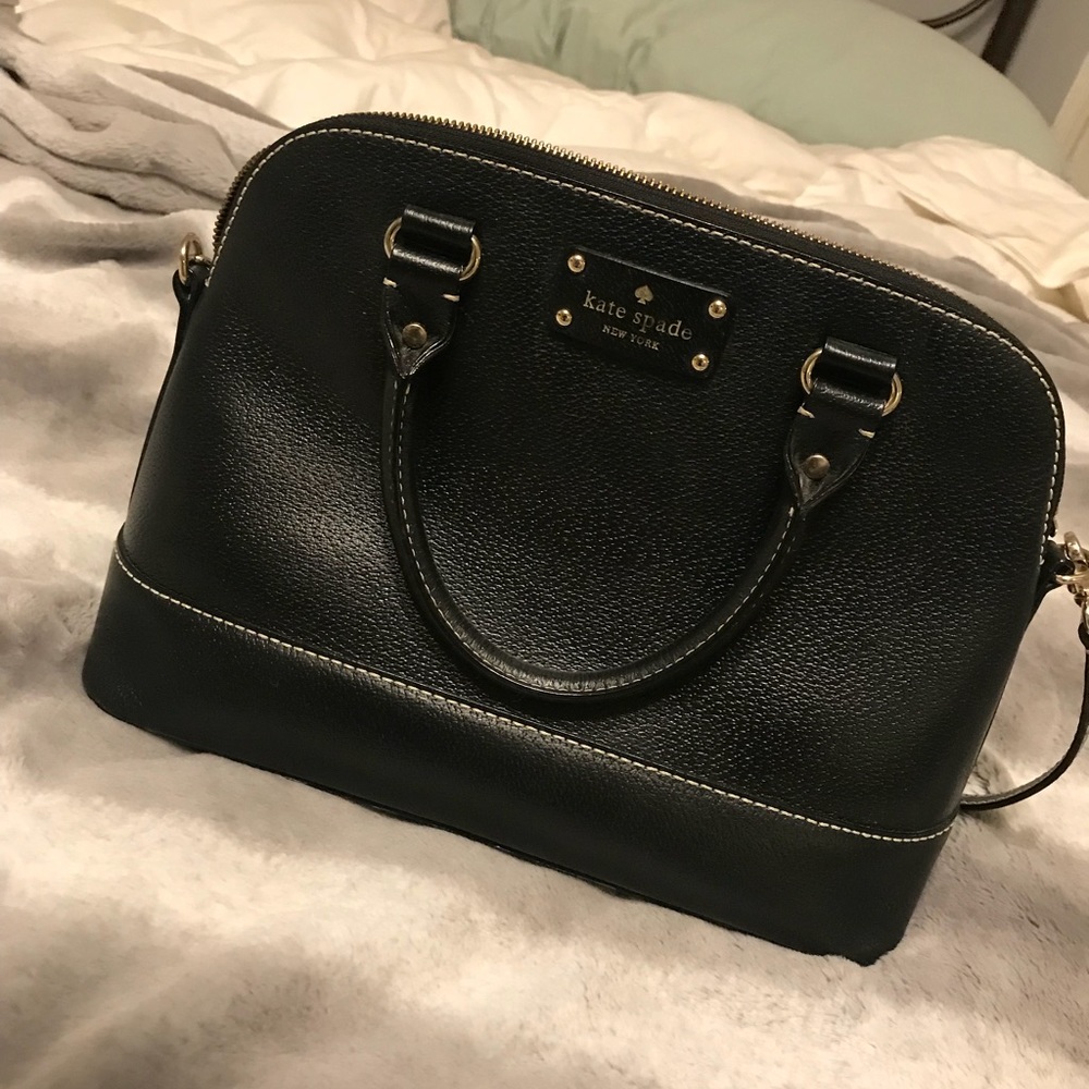 SALE CUTE BLACK KATE SPADE PURSE WITH STRAP
